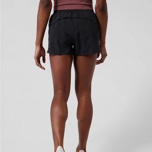 NWT! Athleta Hustle 3 inch shorts